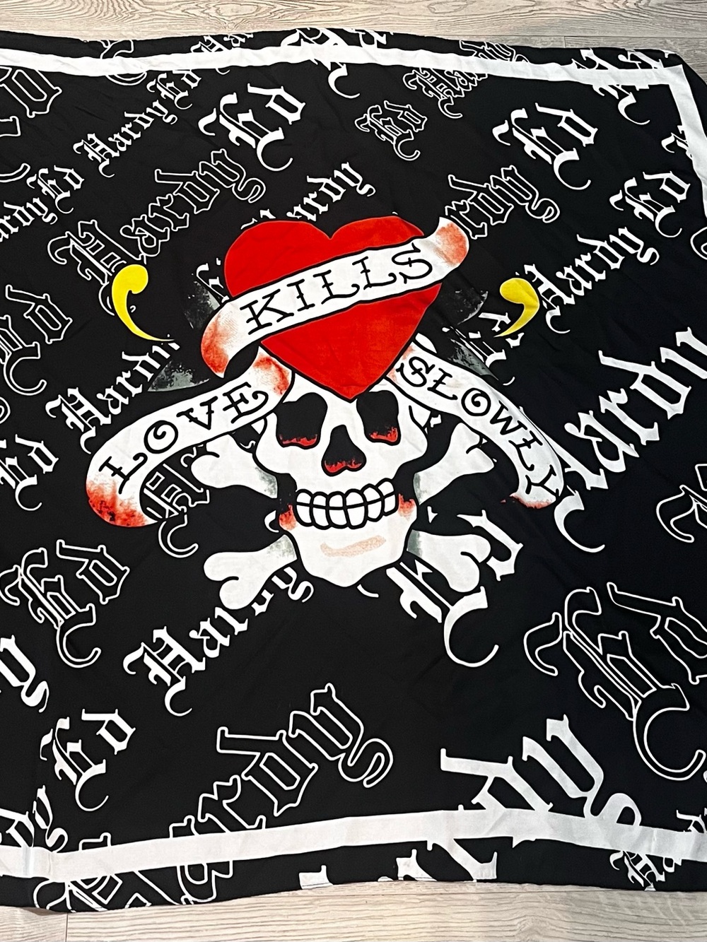 Ed Hardy Love Kills Slowly Scarf 42”x42” - Picture 3 of 6